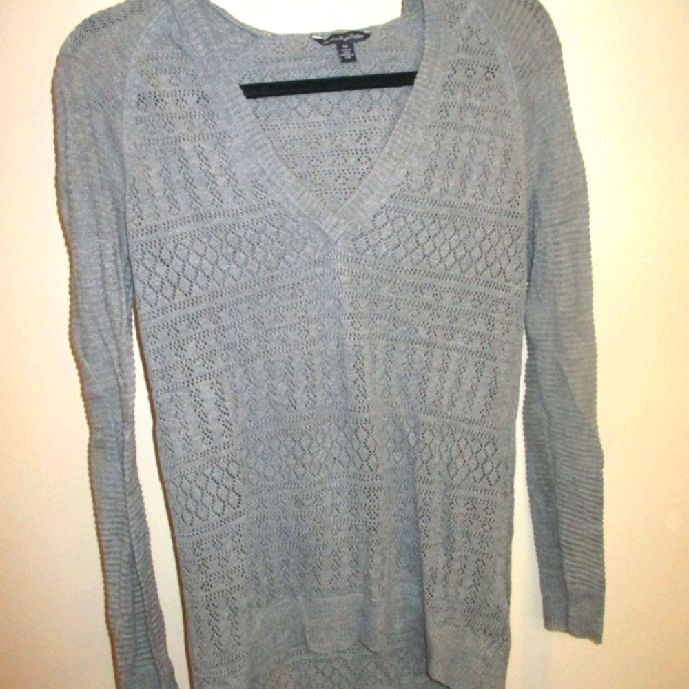 American Eagle Lightweight Sweater
